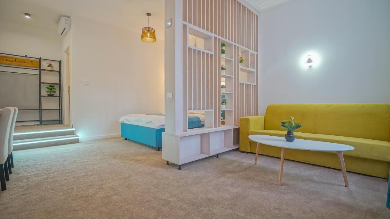 Zoom Rooms Брашов Екстериор снимка