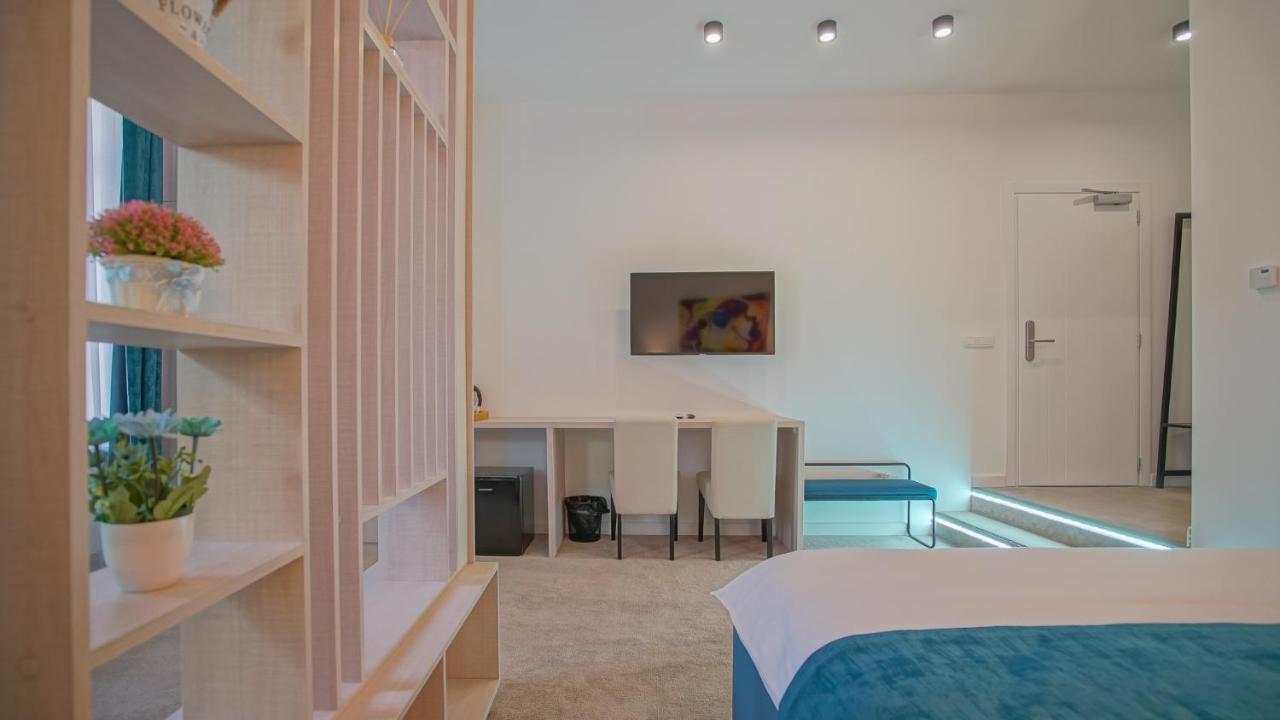 Zoom Rooms Брашов Екстериор снимка