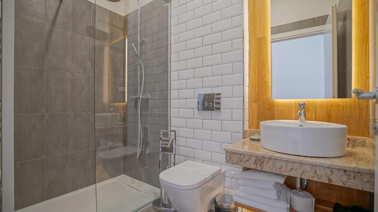 Zoom Rooms Брашов Екстериор снимка